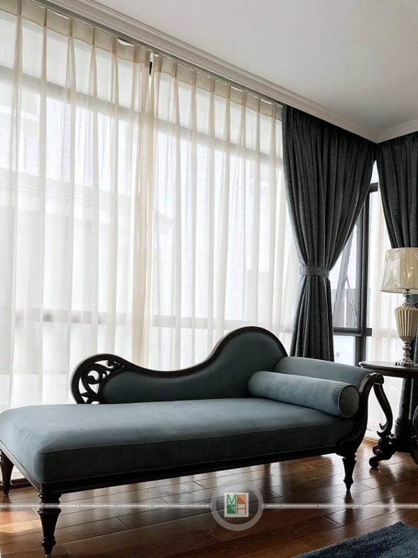 Sản phẩm sofa giường gỗ óc chó sang trọng ở công trình thi công nội thất biệt thự ecopark Hưng Yên